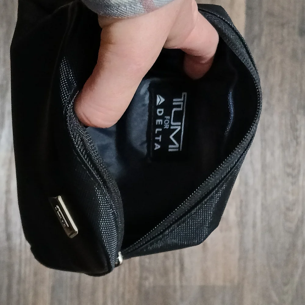 New Tumi Delta Airlines Amenity Black Bag.